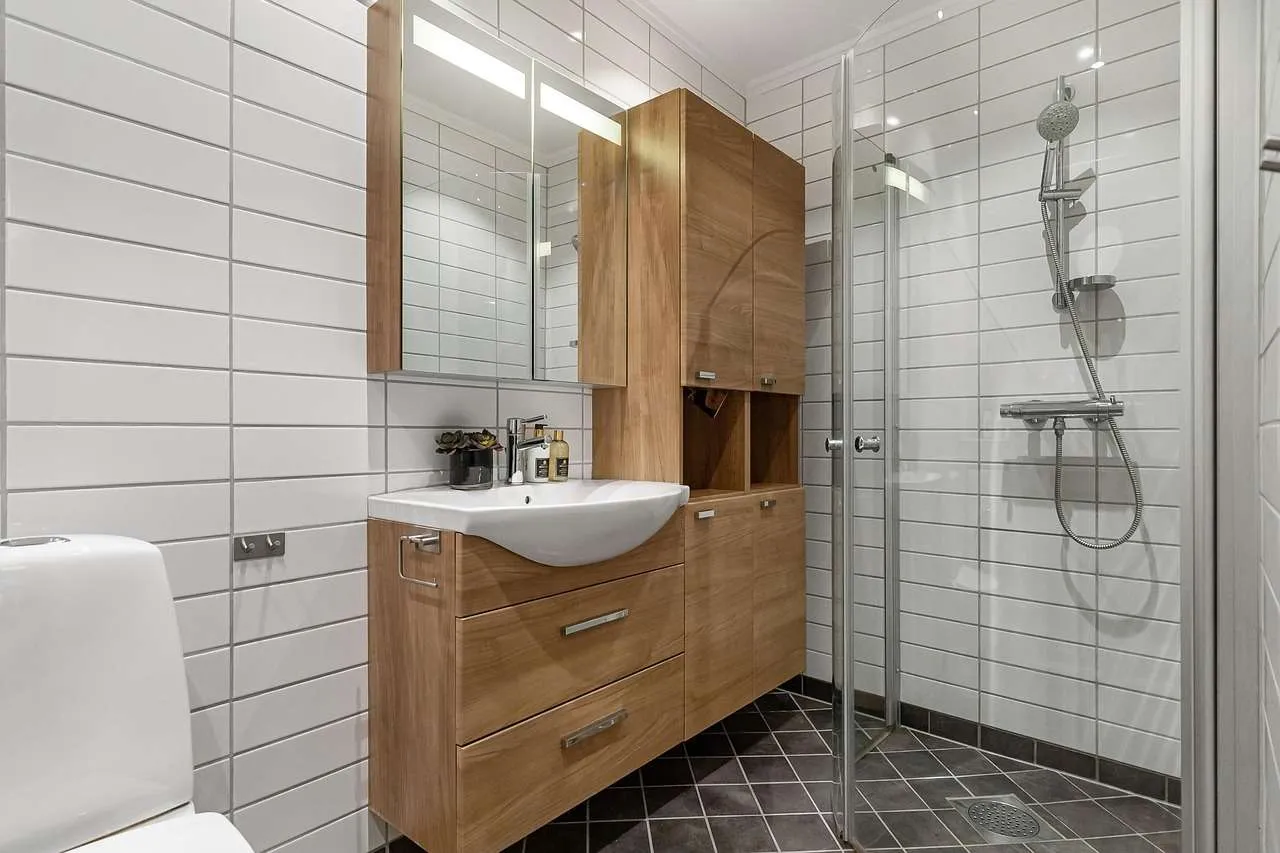 Small Bathroom Ideas: Smart, Stylish Solutions